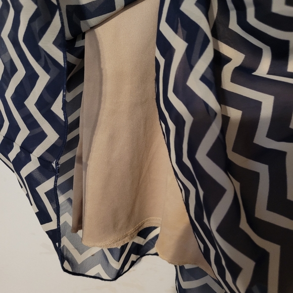 Speechless dress. Navy/white with tan lining. Size L - Picture 2 of 5